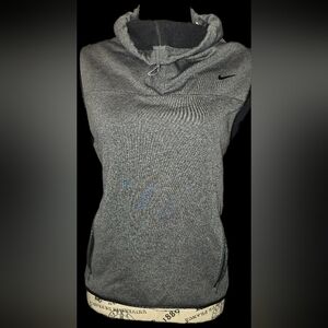 Nike Womens THERMA FIT DRY FIT VEST, heather Gray, Small.  Never Worn